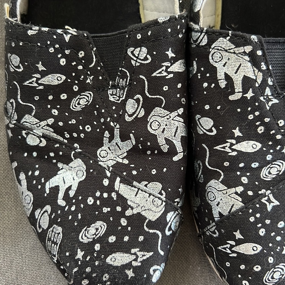 Toms Women’s Space Slide Ons Limited Edition View 2